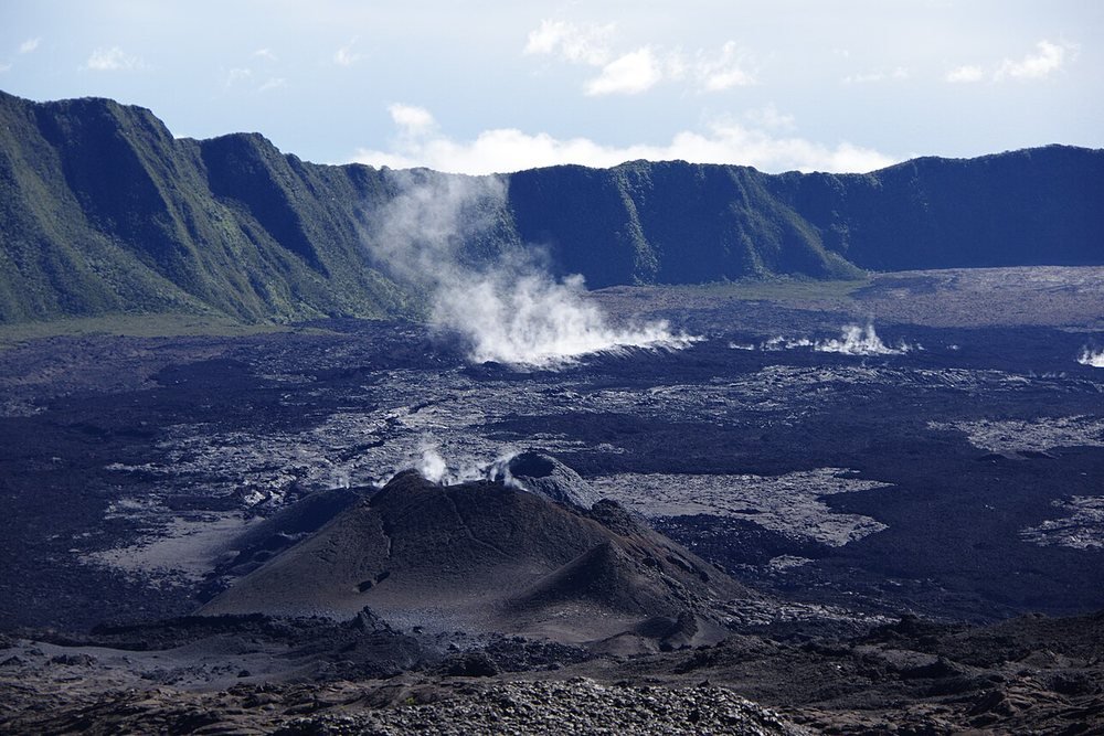 Steaming craters inside the Enclos Fouqué